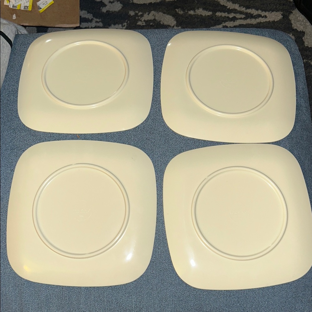 Orla Kiely Blue Floral Dinnerware Set of 4 melamine plates - Picture 6 of 15